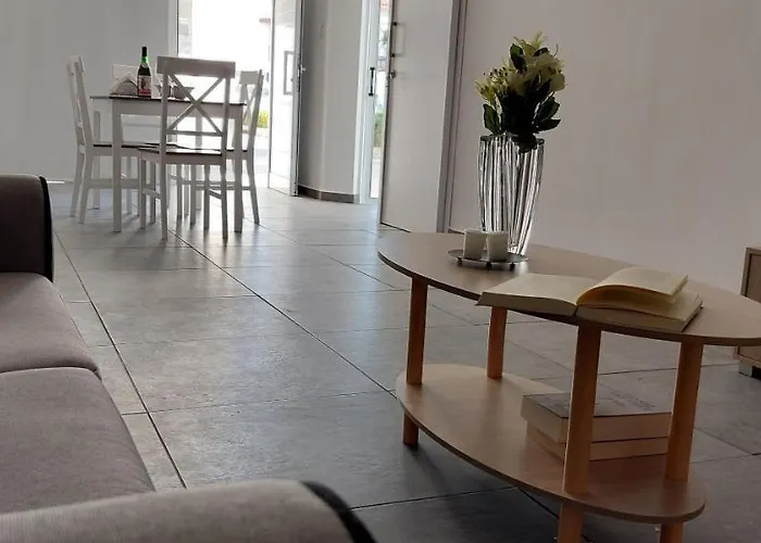 Eleantre Holiday Apartments
